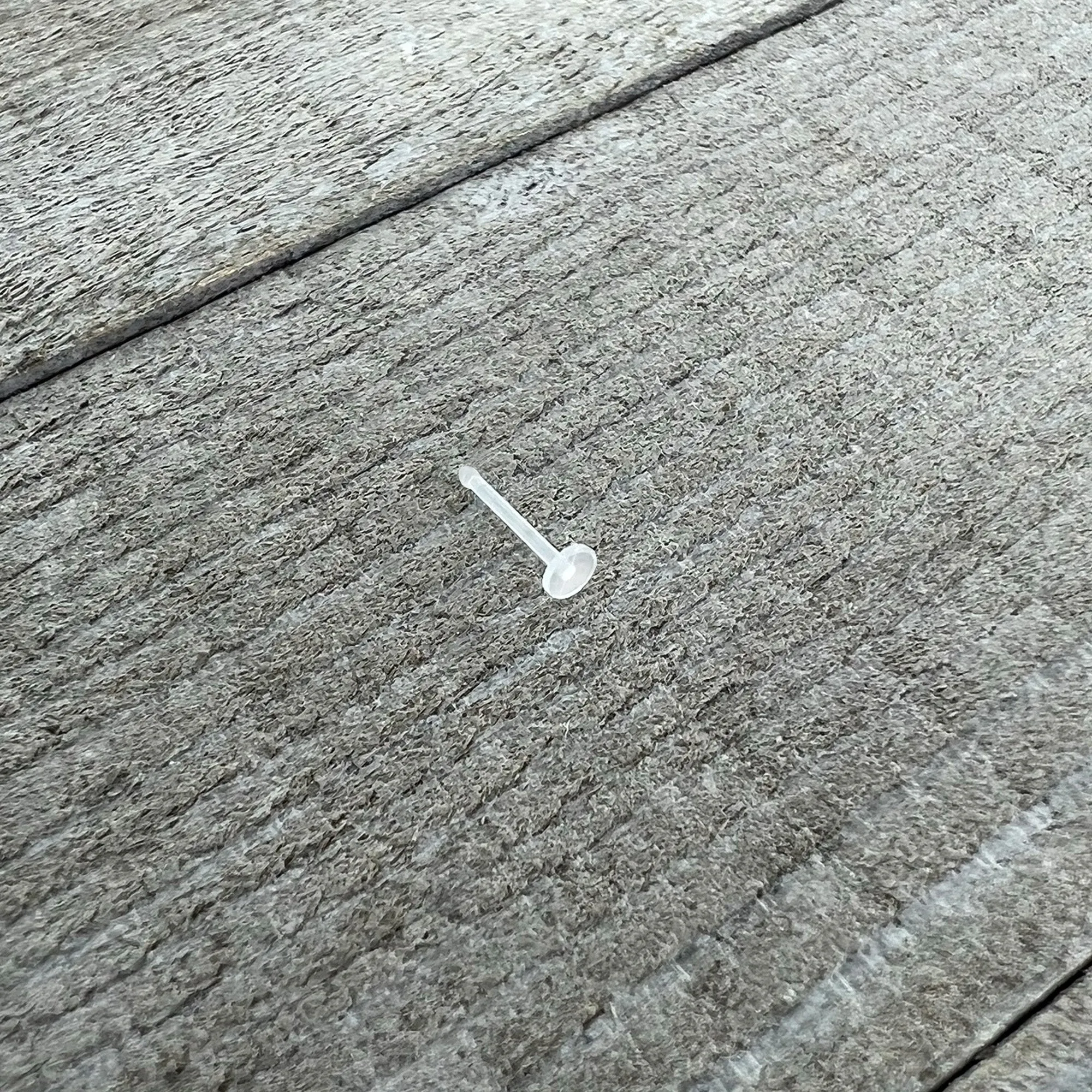 20 Gauge Clear Flat Bioplast Nose Retainer
