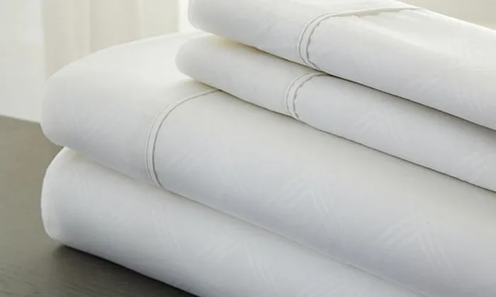 4-Piece Set: Super-Soft 1600 Series Plaid Embossed Bed Sheet