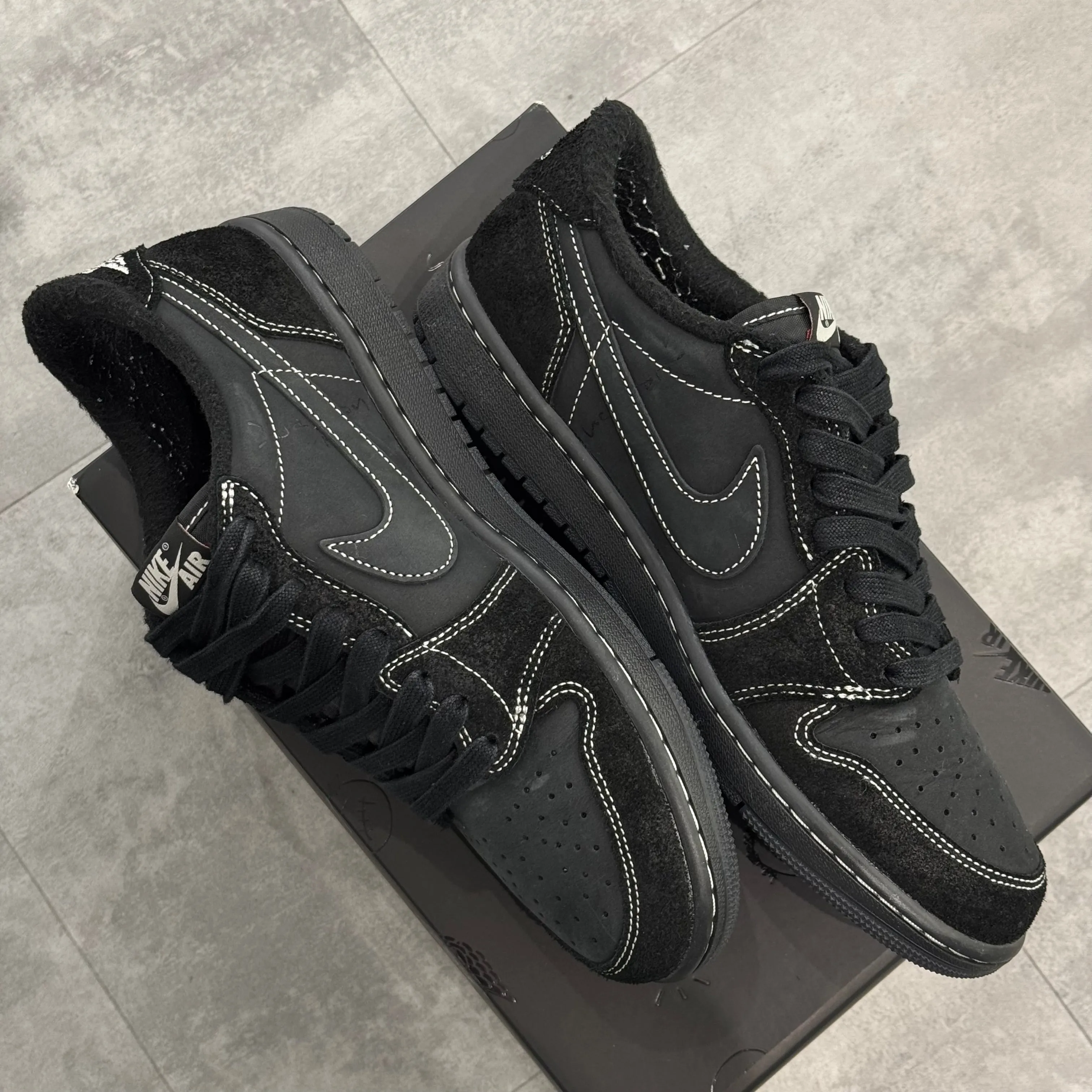 Air Jordan 1 Retro Low OG SP Travis Scott Black Phantom (42) - Usado