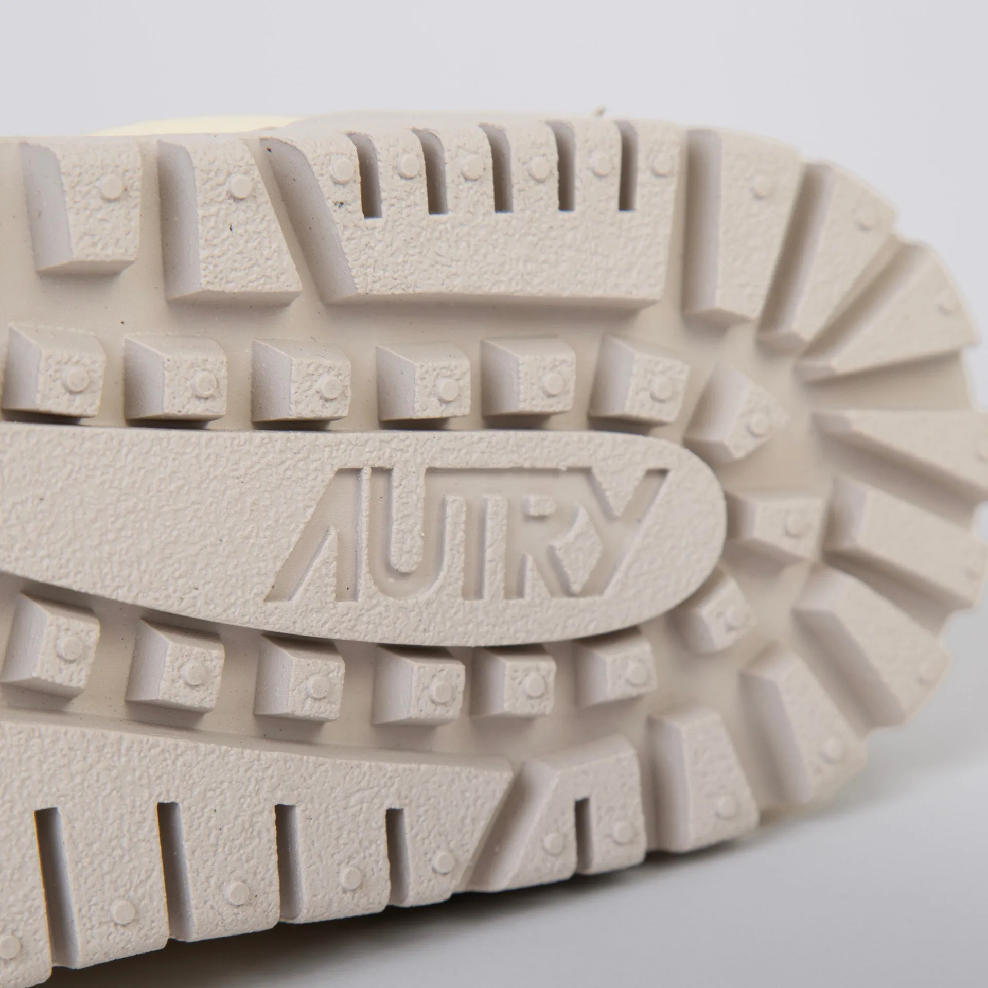 AUTRY SNEAKERS WILDPACE LDLM-AK 03