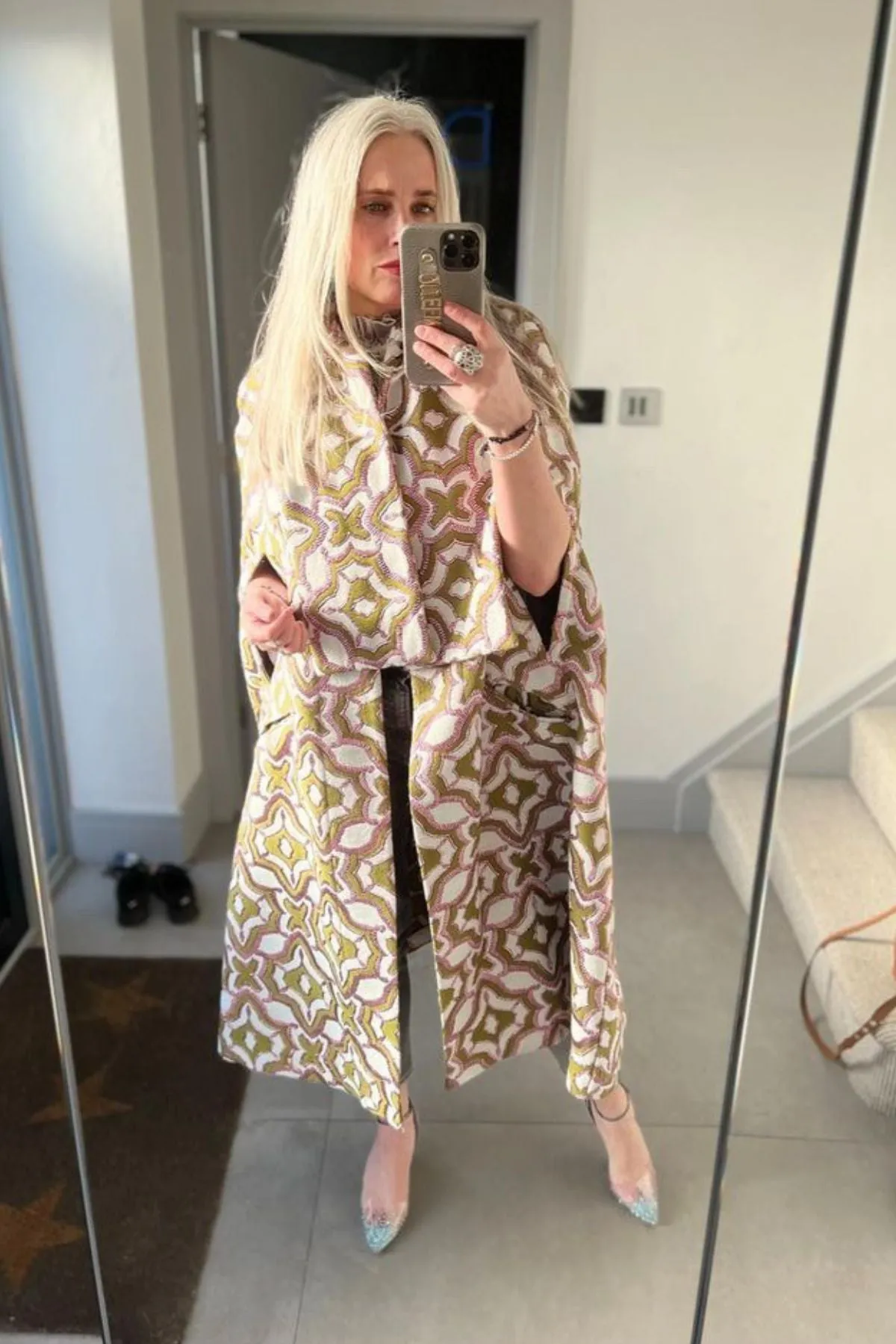 Ava Cape