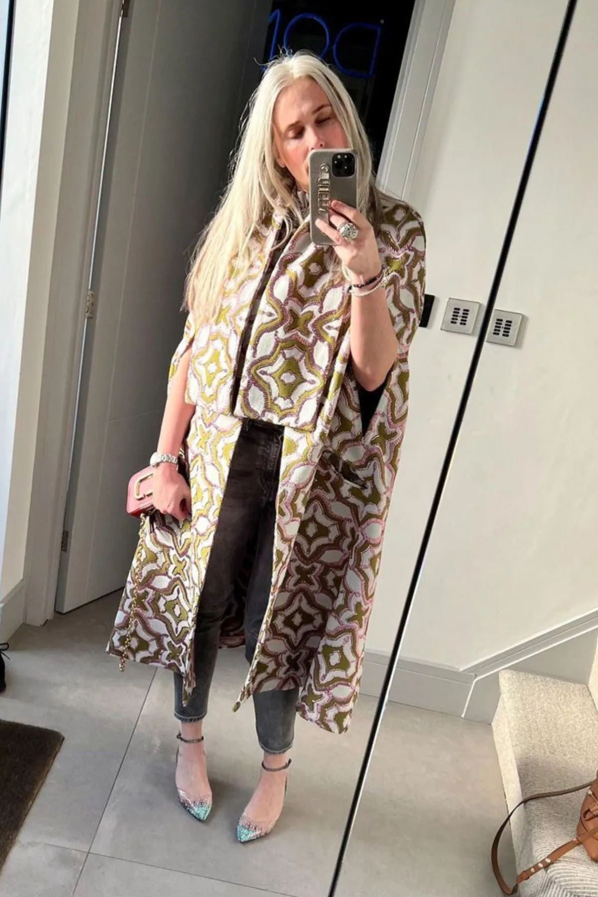 Ava Cape