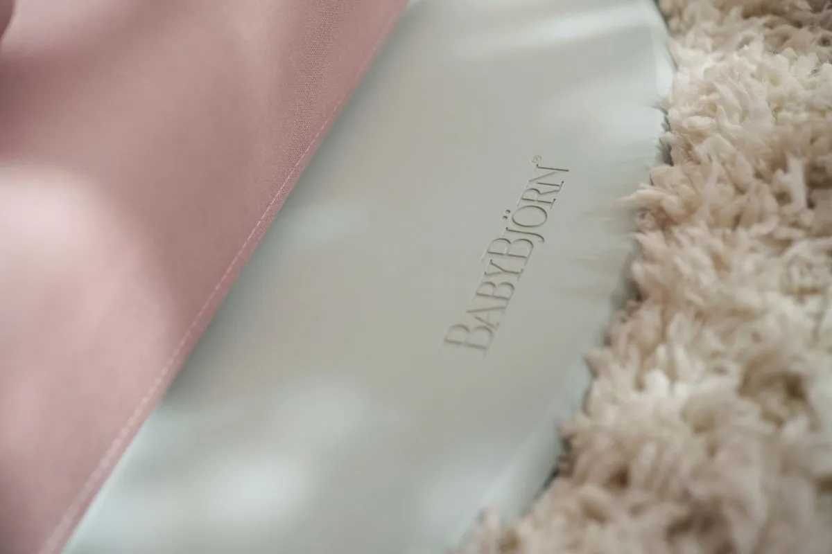 BabyBjorn Bouncer Bliss - Cotton Petal Quilt