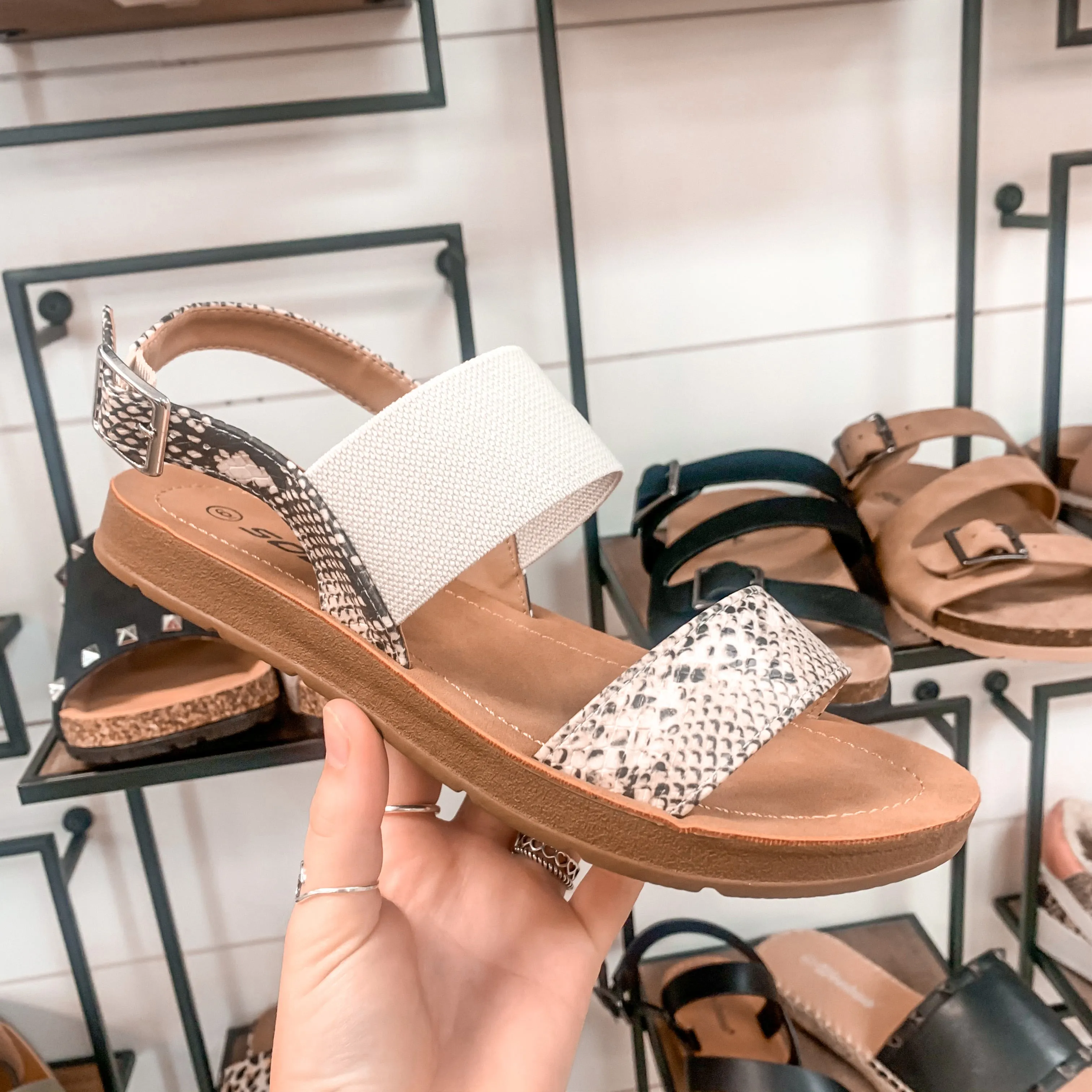 Bashful Sandal