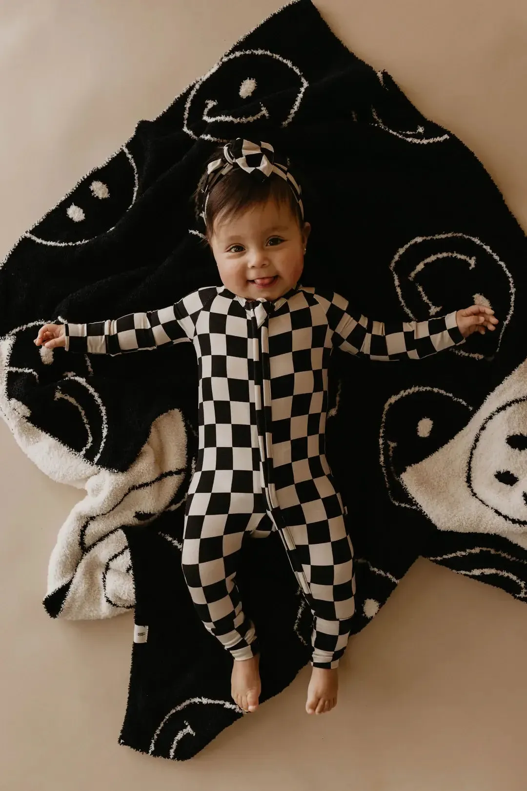 Black & Ivory Just Smile | Blanket
