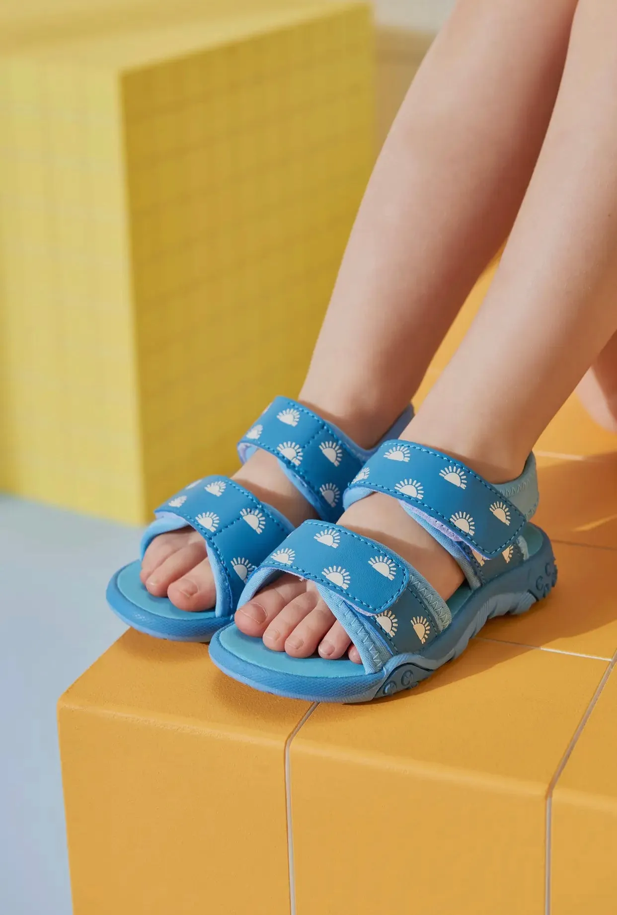 Cornflower Blue Color-Changing Sandals