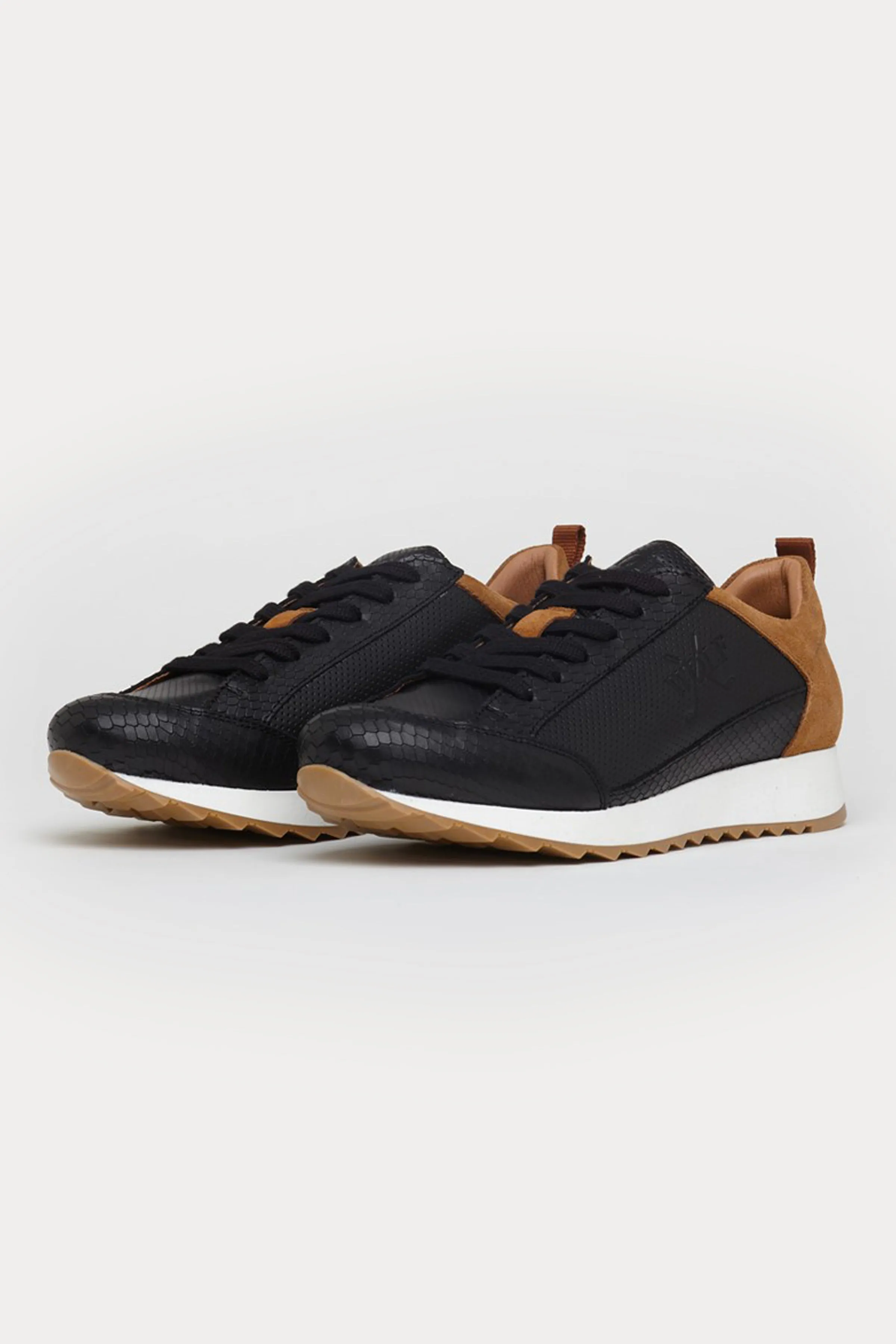 King’s Cross Leather Trainers in Black/Tan