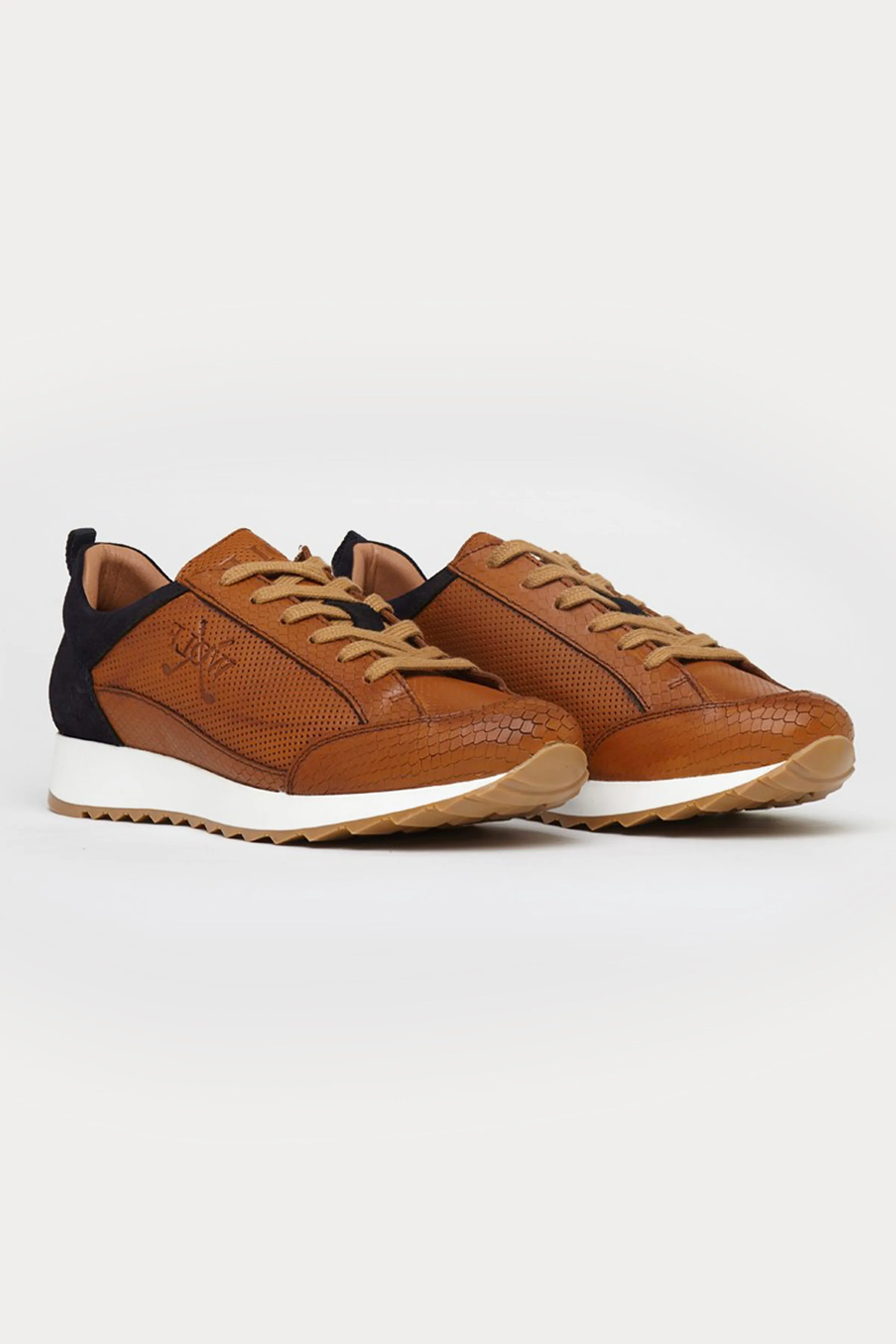King’s Cross Leather Trainers in Tan/Black