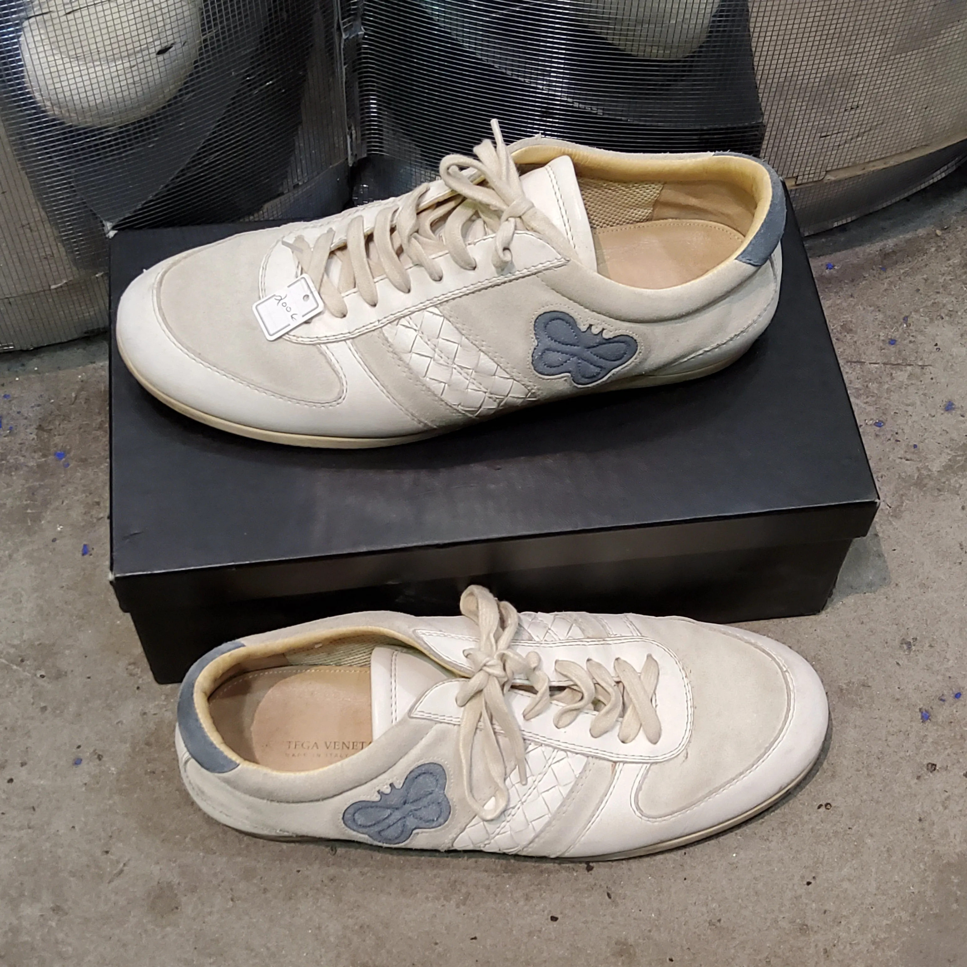 Low-top leather trainers