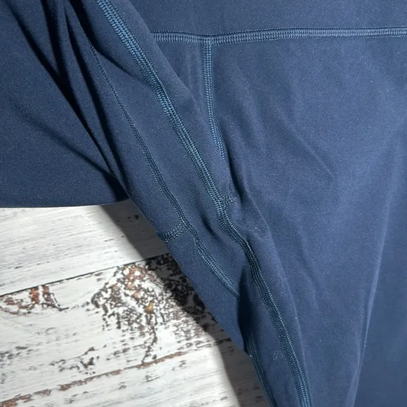 Lululemon Align Short 8&quot; True Navy Size 6