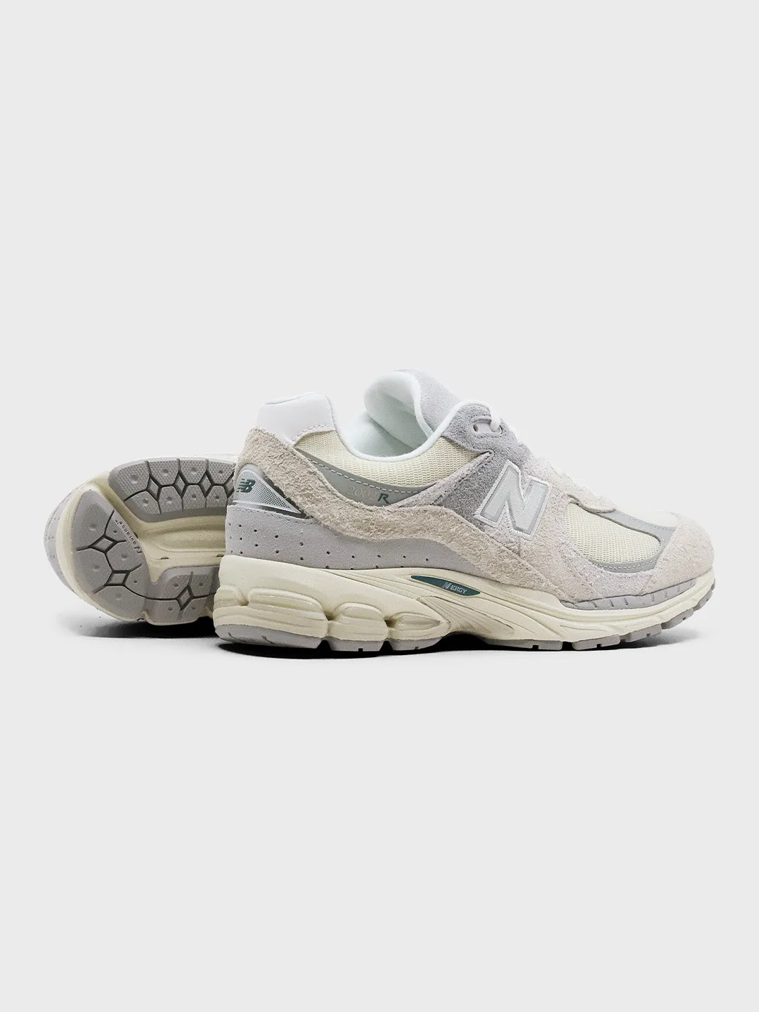 New Balance 2002R Sneakers | Linen/Concrete
