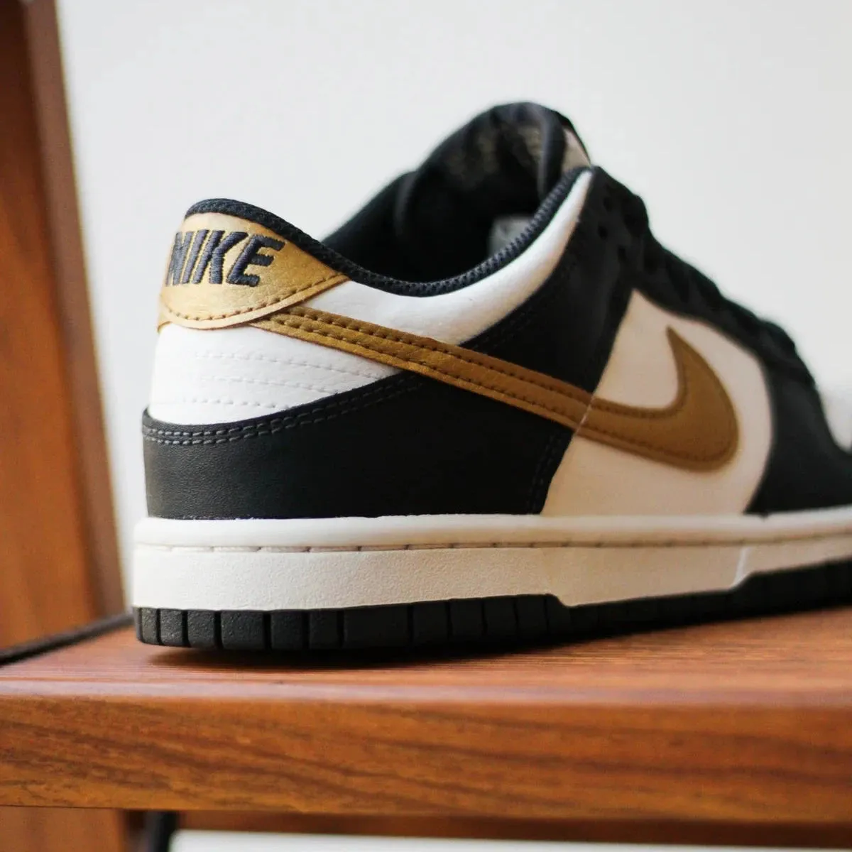 Nike Dunk Low Summit White Metallic Gold