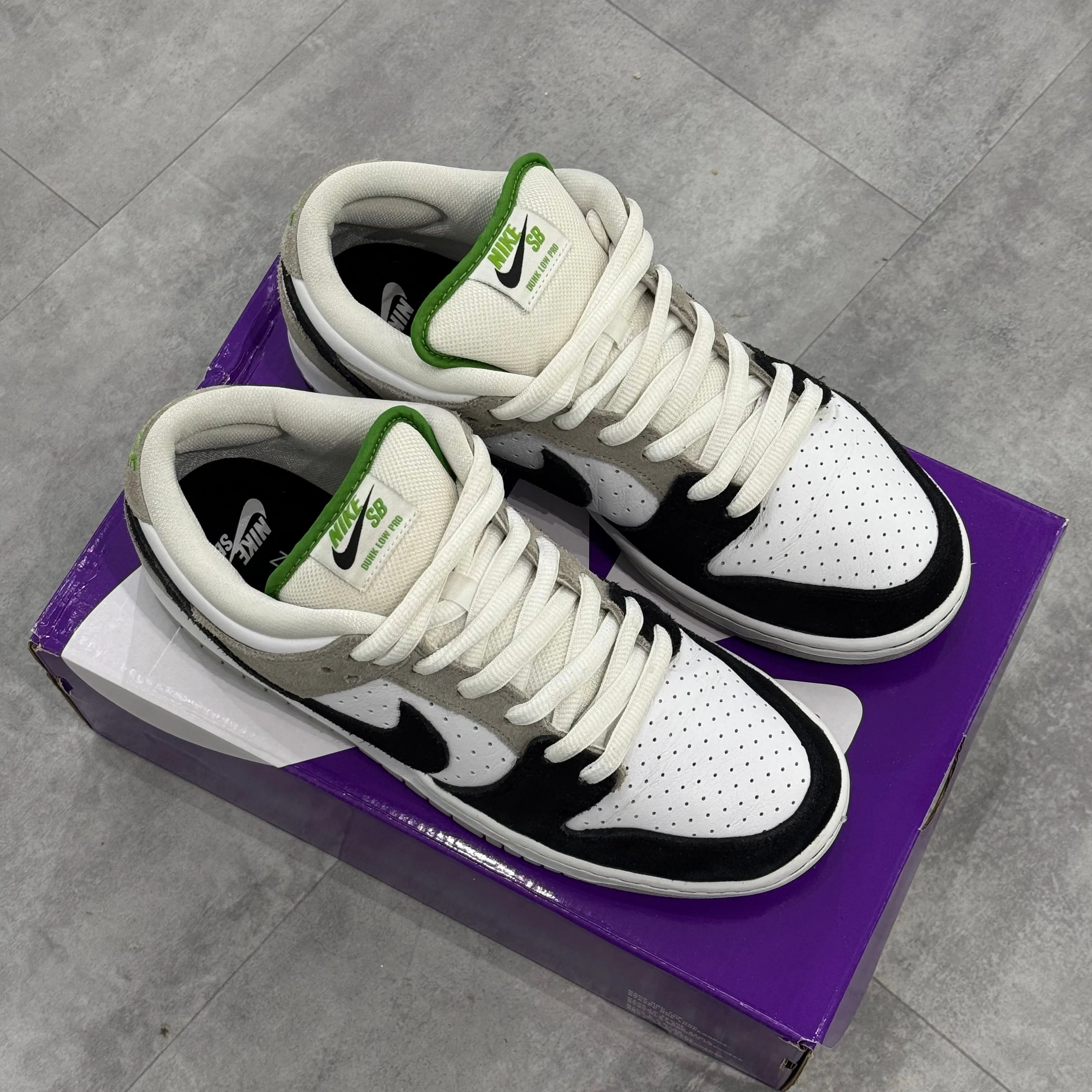 Nike SB Dunk Low Chlorophyll (43) - Usado
