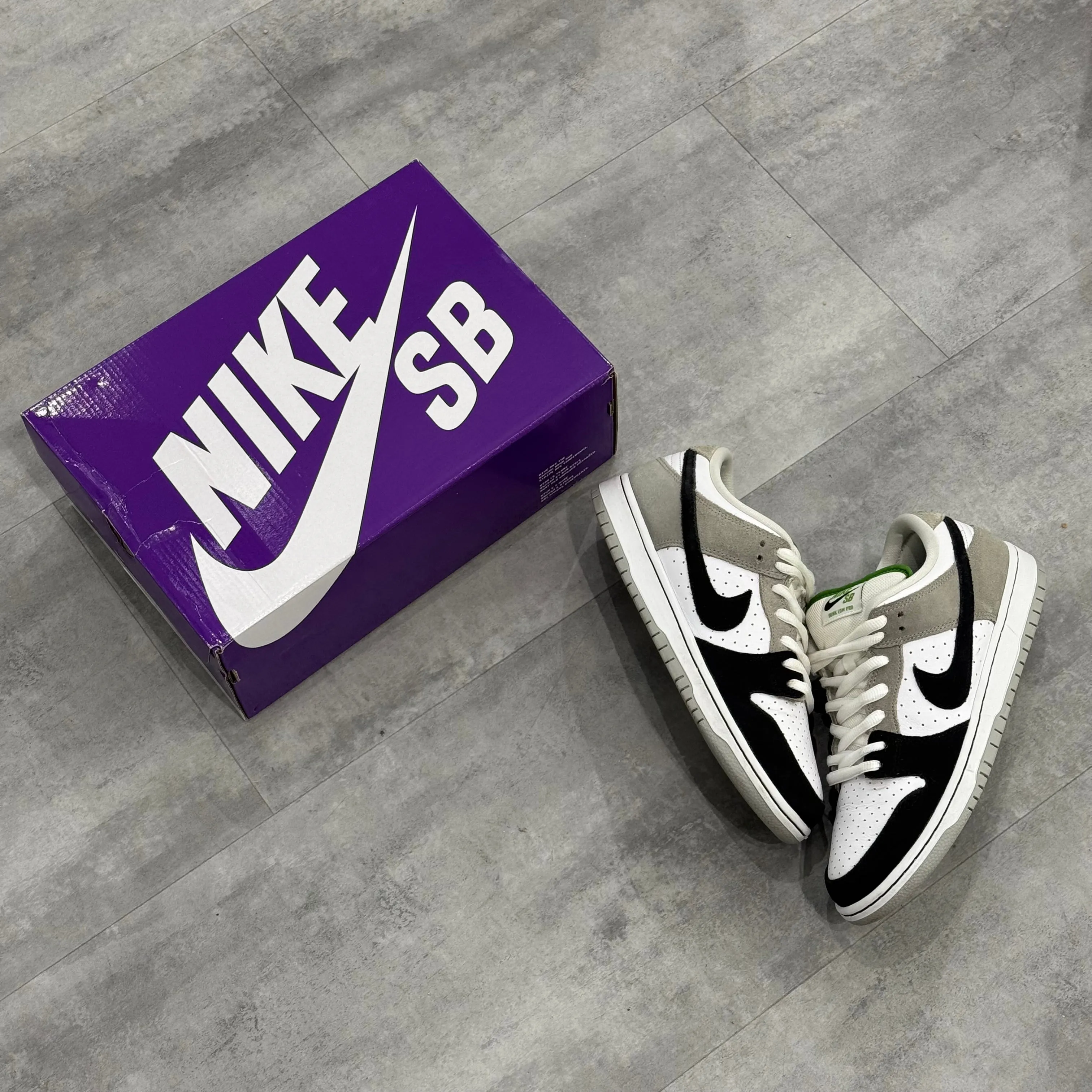 Nike SB Dunk Low Chlorophyll (43) - Usado