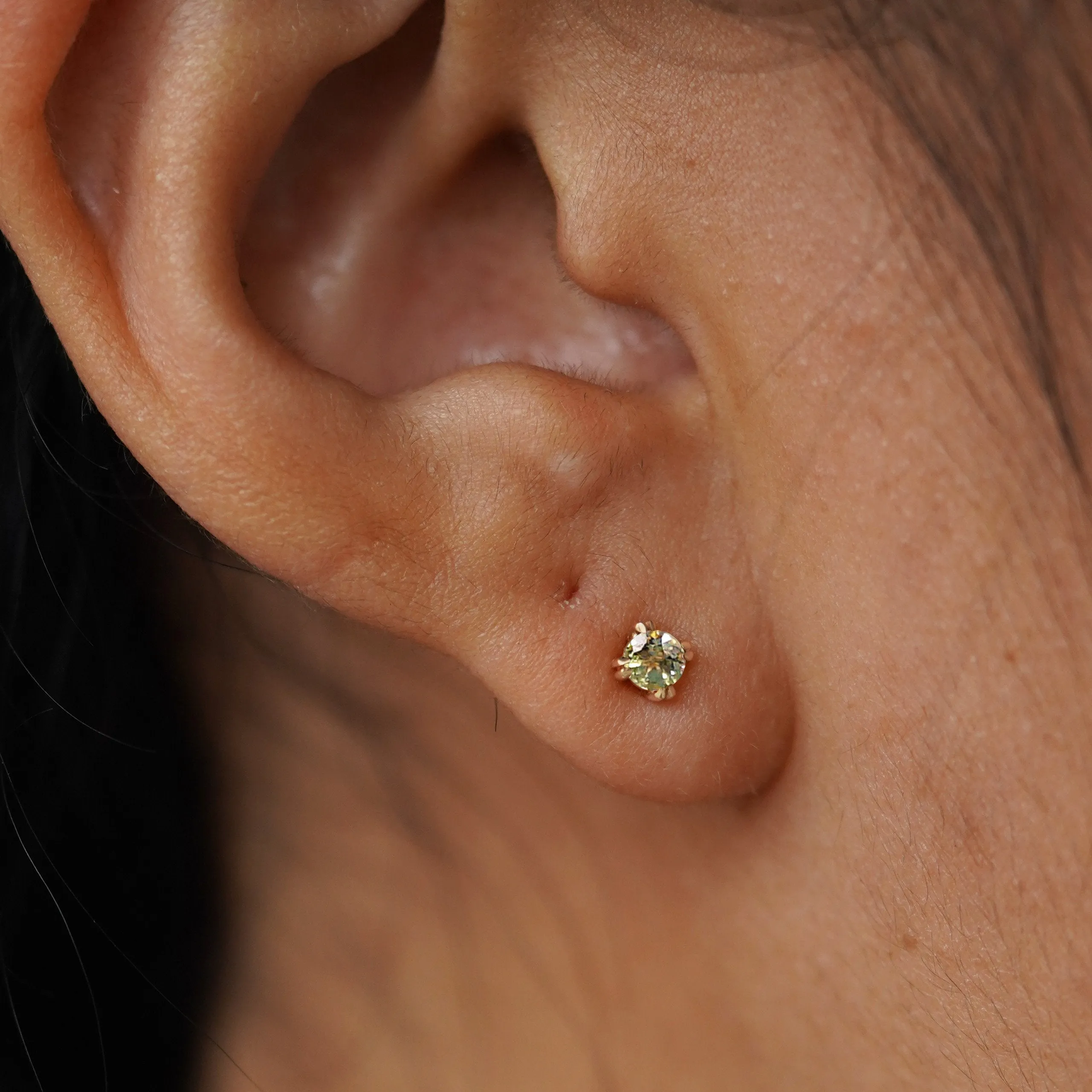 Peridot Flatback Piercing