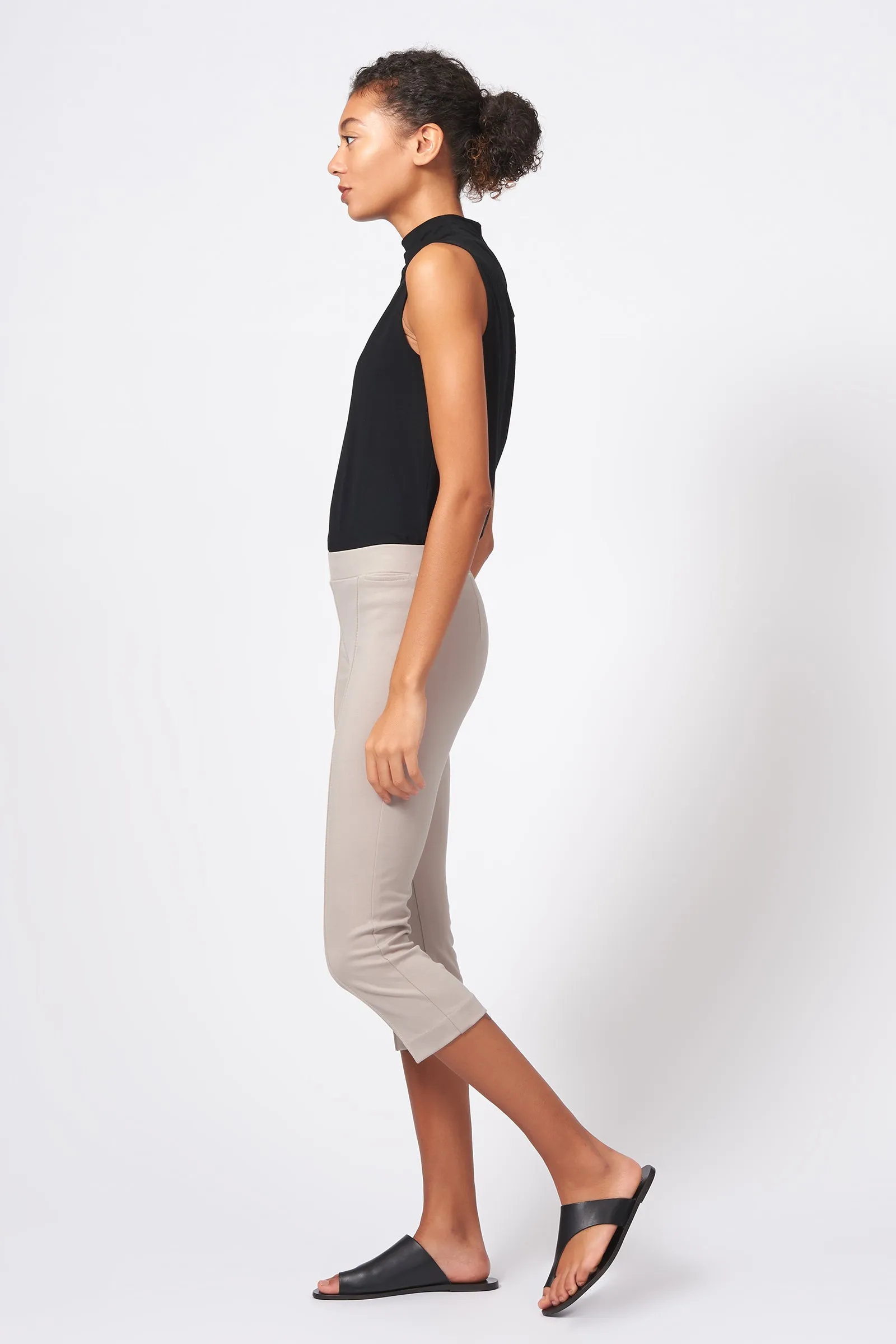 Pintuck Ponte 3/4 Pant - Taupe