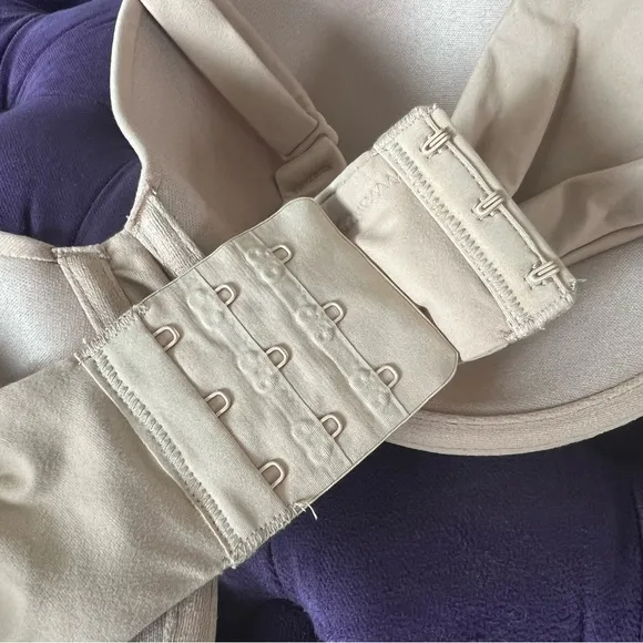 SKIMS Ochre Fits Everybody T-Shirt Bra, Nude Size 42D, New w/Tag