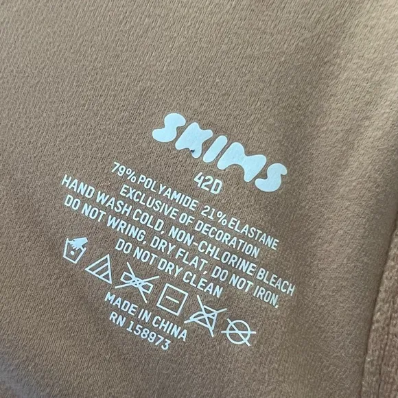 SKIMS Ochre Fits Everybody T-Shirt Bra, Nude Size 42D, New w/Tag