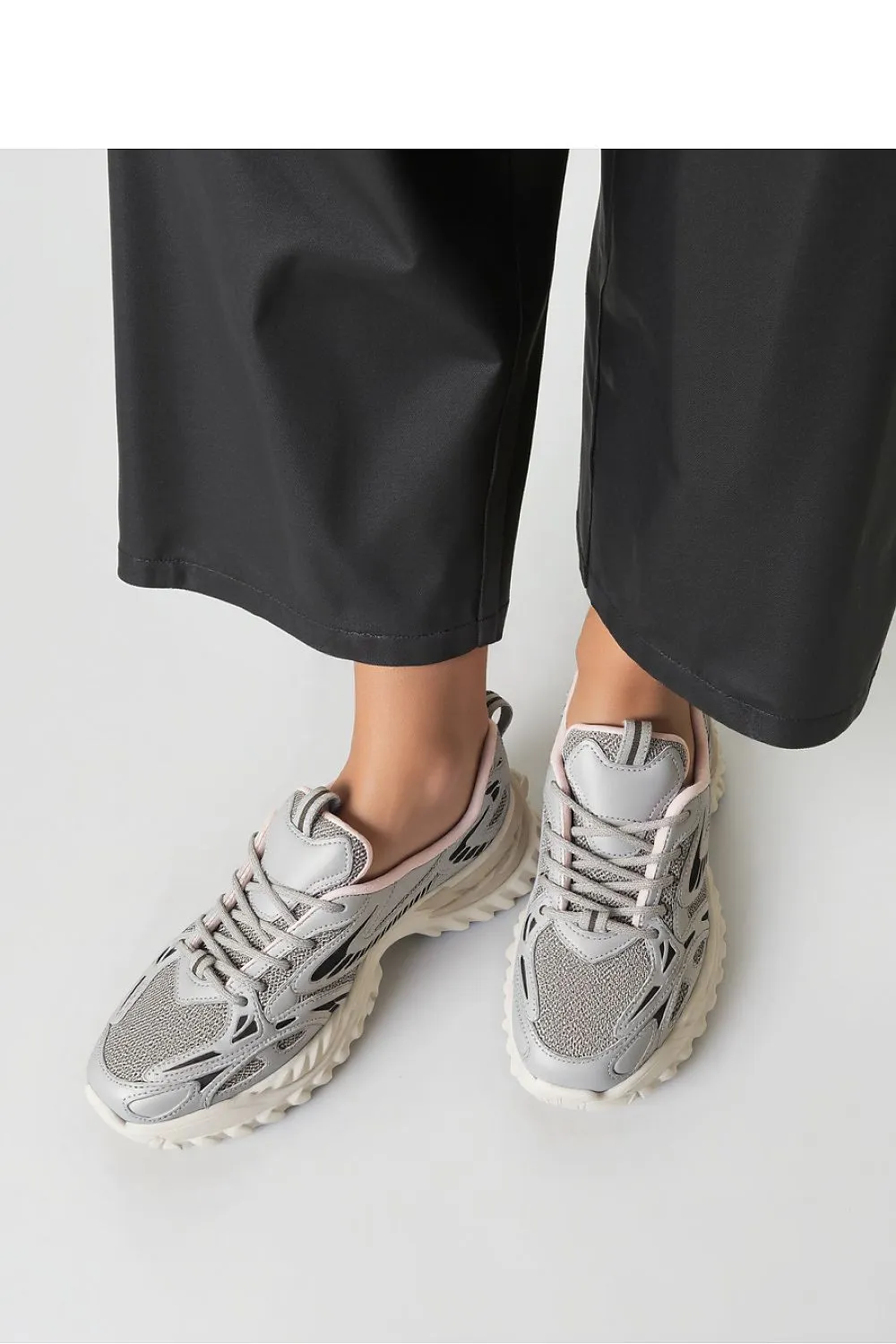 Sport Shoes Inello