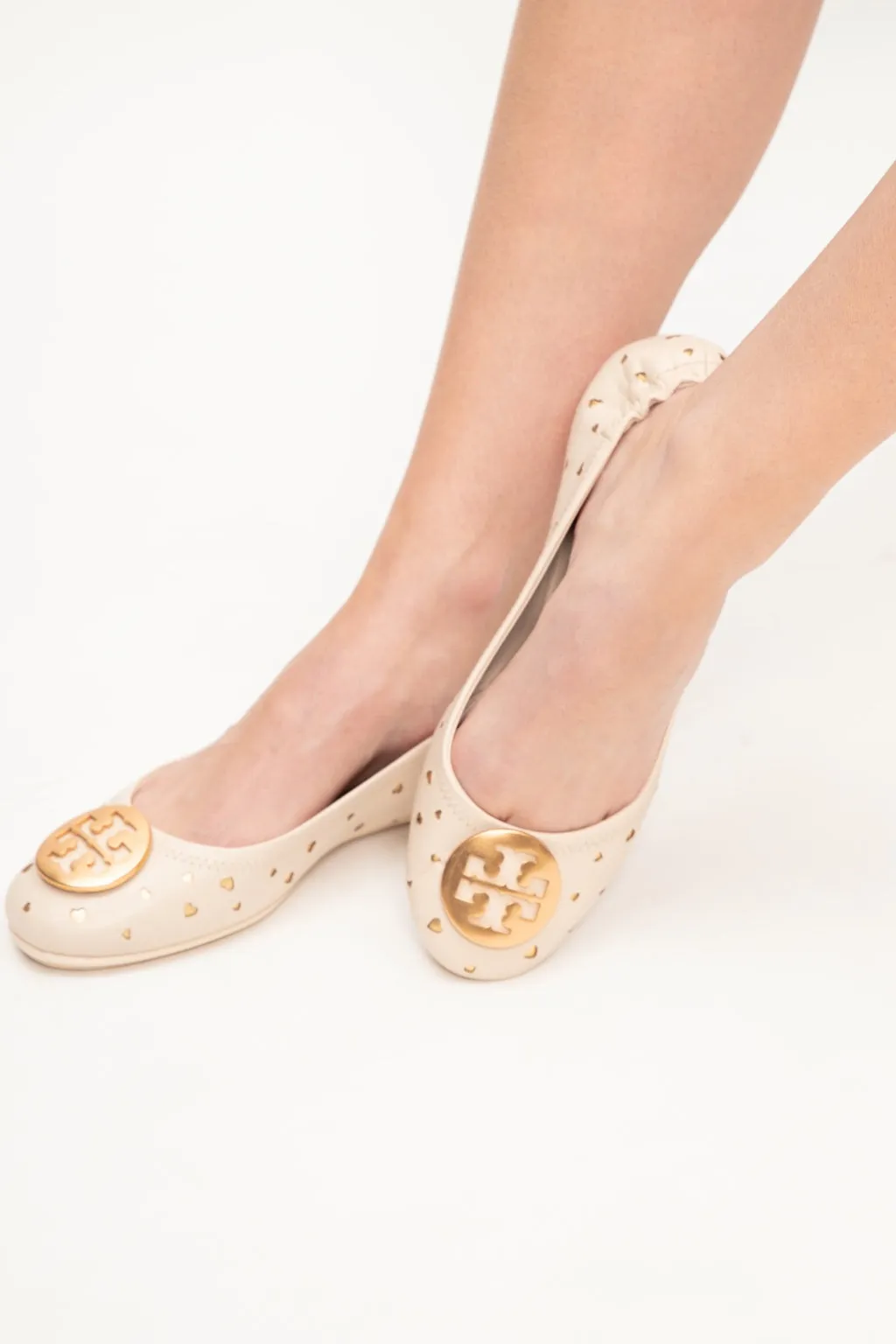 TORY BURCH MINNIE HEART CUTOUT TRAVEL LEATHER BALLET SHOES