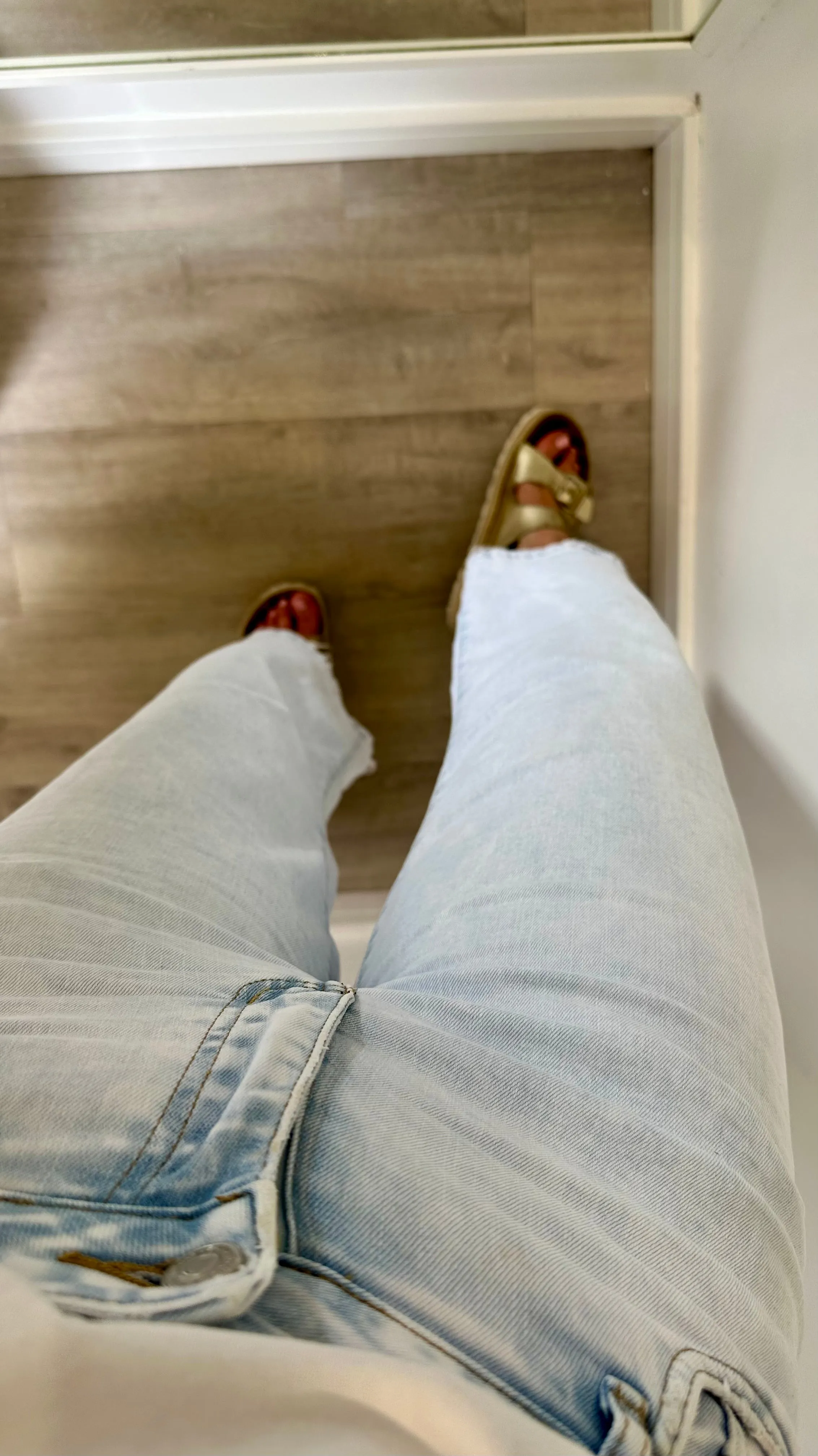 TOXIK LIGHT WASH CROPPED WIDE LEG JEANS
