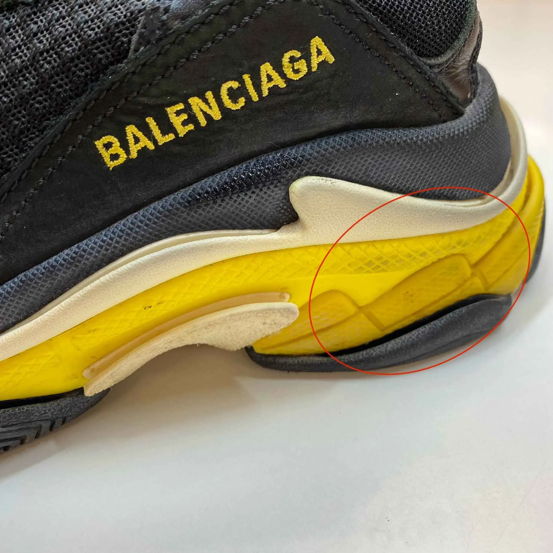 Women's Triple S Low Trainers Black Size EU 36 / UK 3
